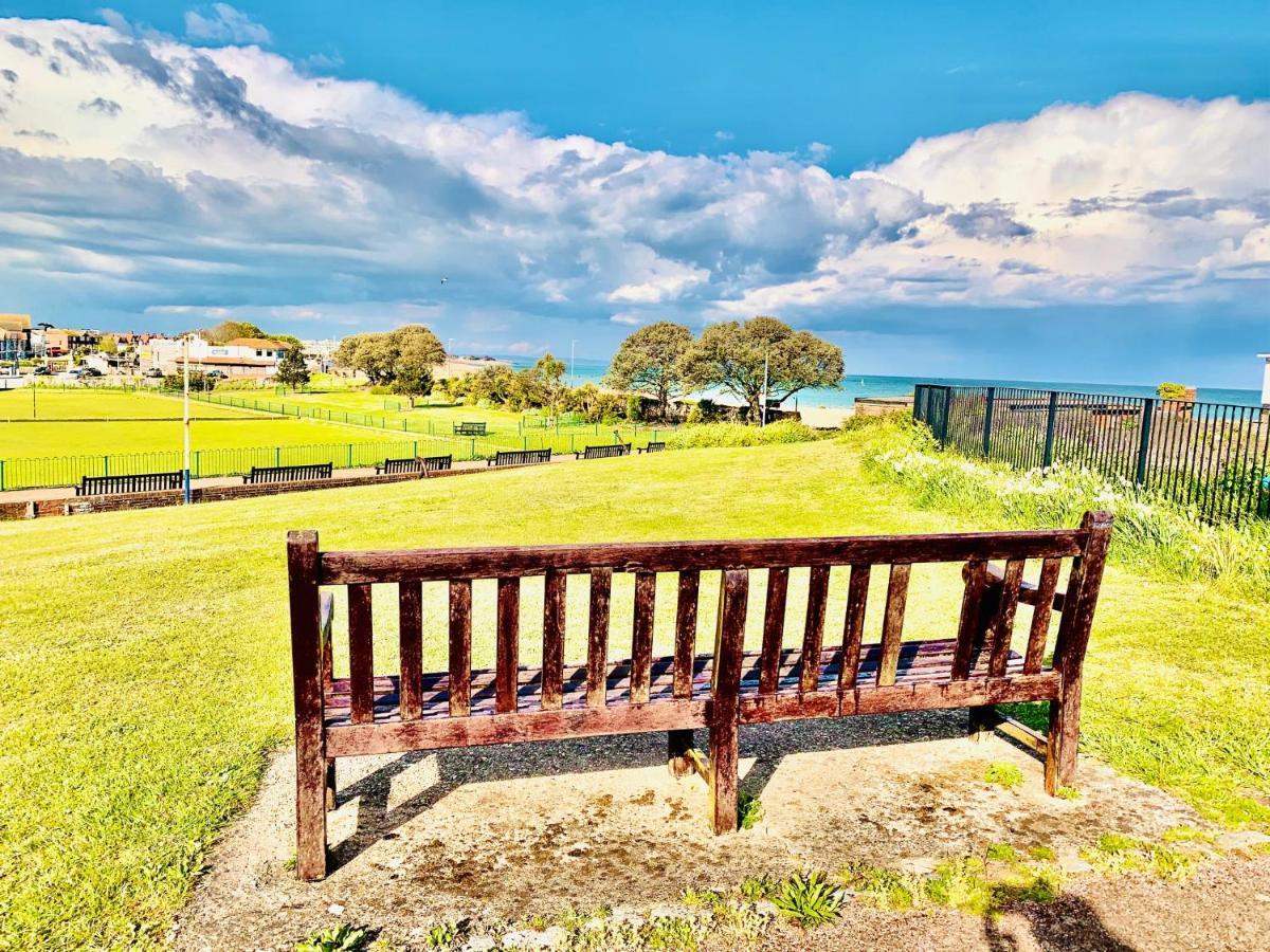Апартаменти Skyview Eastbourne 24 Екстер'єр фото